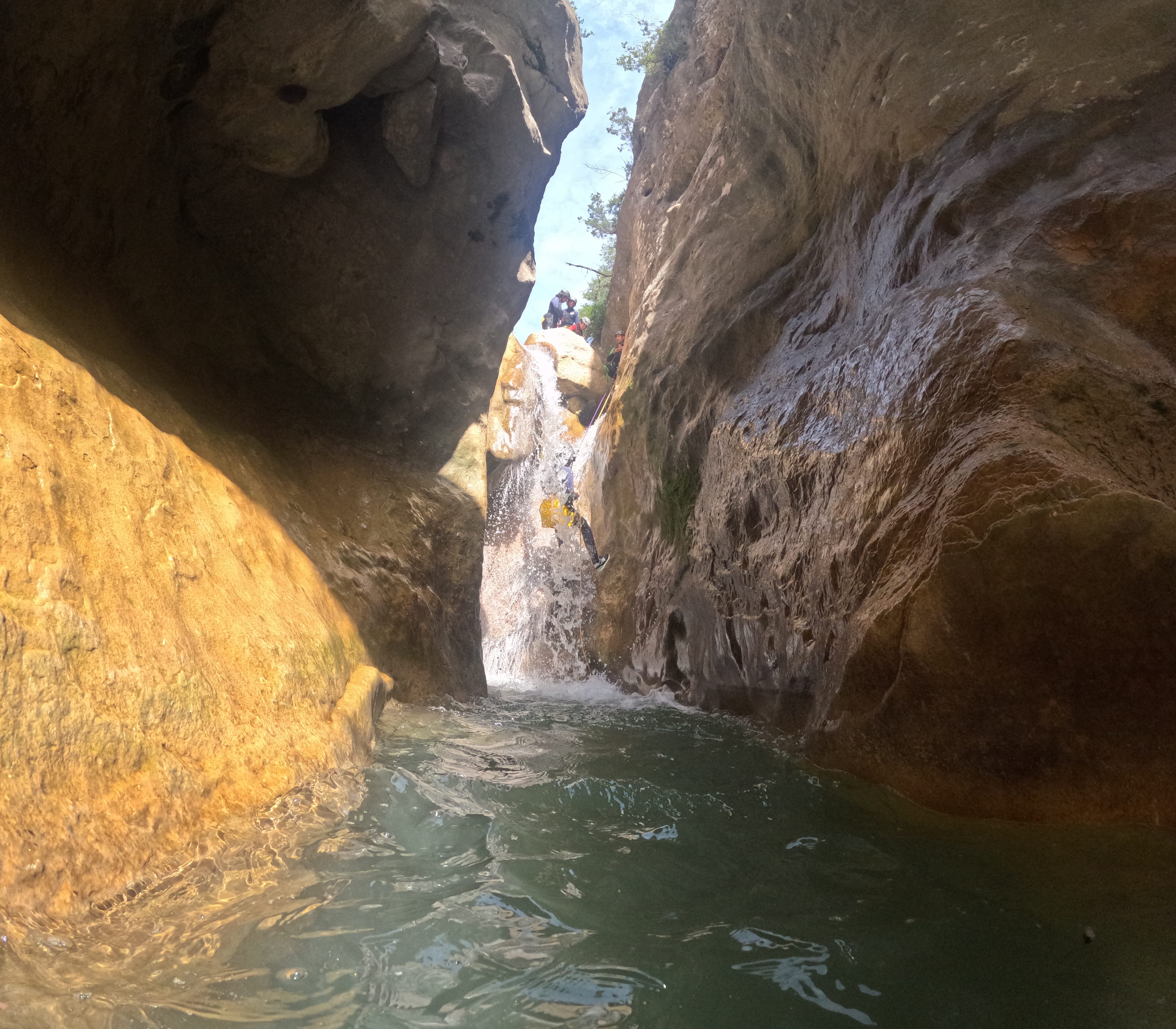 Cascada y poza natural en el Barranco de Formiga