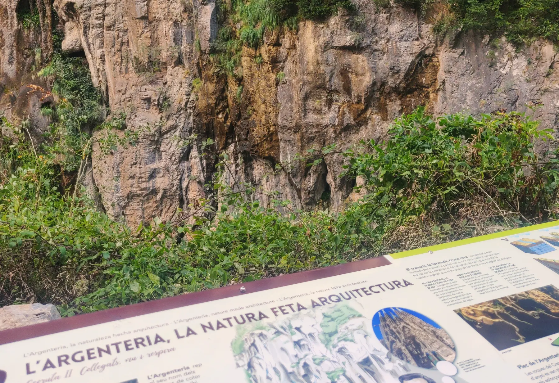 Qué hacer en La Pobla de Segur: visita a L'Argenteria, una espectacular formación rocosa natural en el congost de Collegats, en el Pallars.